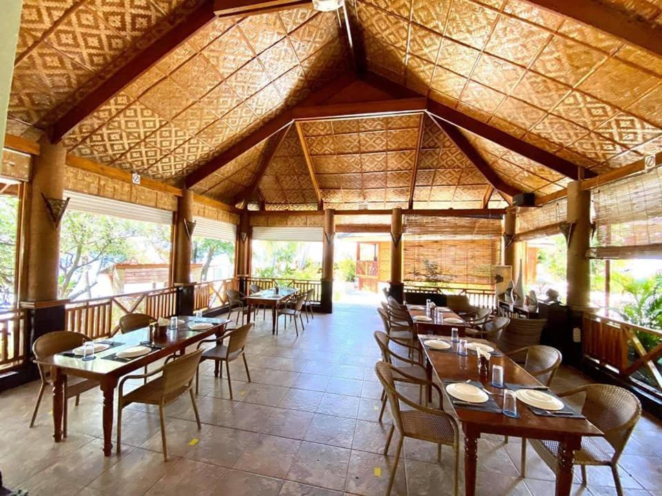 Magic Island Dive Resort Moalboal Bagian luar foto