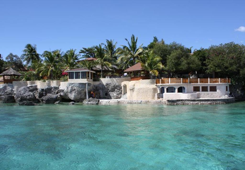 Magic Island Dive Resort Moalboal Bagian luar foto