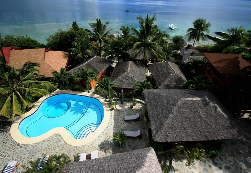 Magic Island Dive Resort Moalboal Bagian luar foto