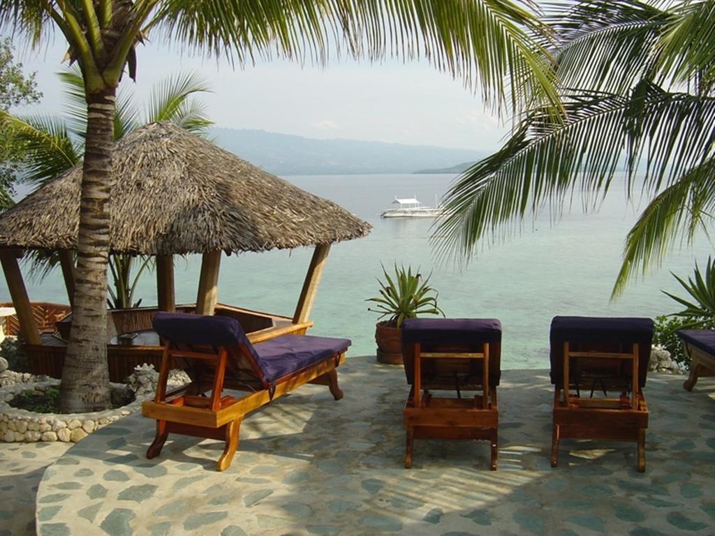 Magic Island Dive Resort Moalboal Bagian luar foto